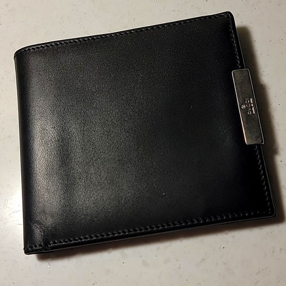 Authentic Men's Gucci bi-fold wallet - Picture 1 of 13